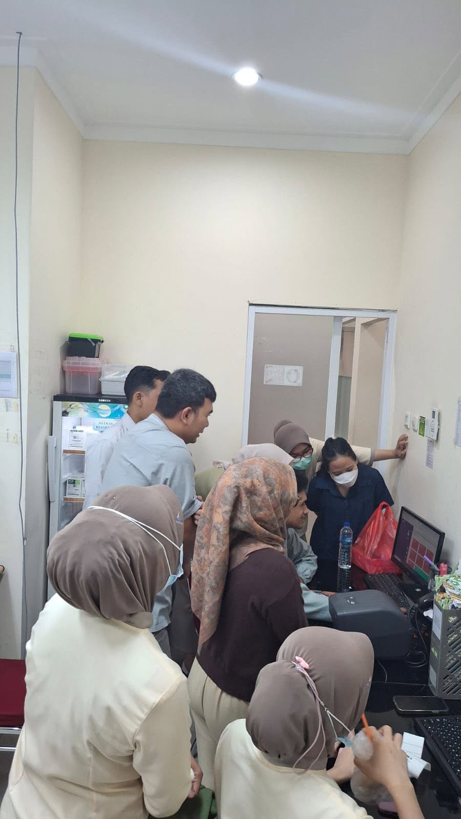 Implementasi Penggunaan LIS di Rumah Sakit Pena 98