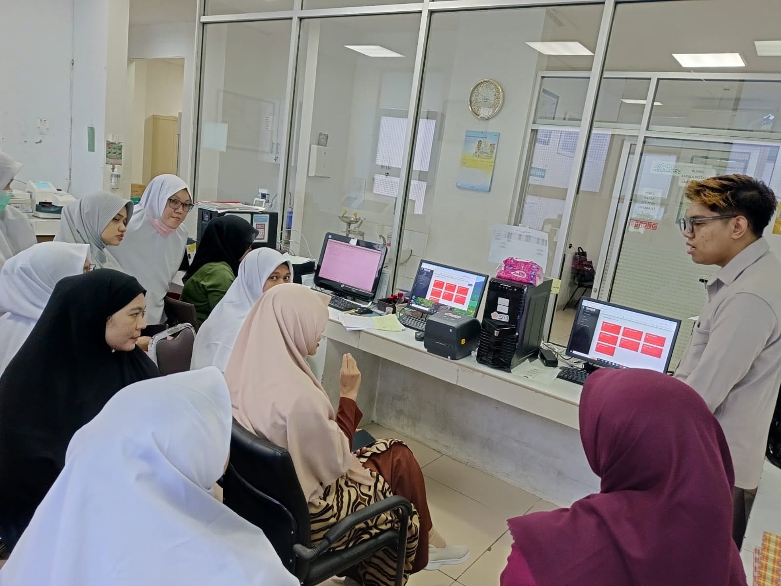 Instalasi dan Training Penggunaan TerasLIS  Laboratory Information System di Rumah Sakit Ibu dan Anak Banda Aceh Provinsi NAD - Foto 3