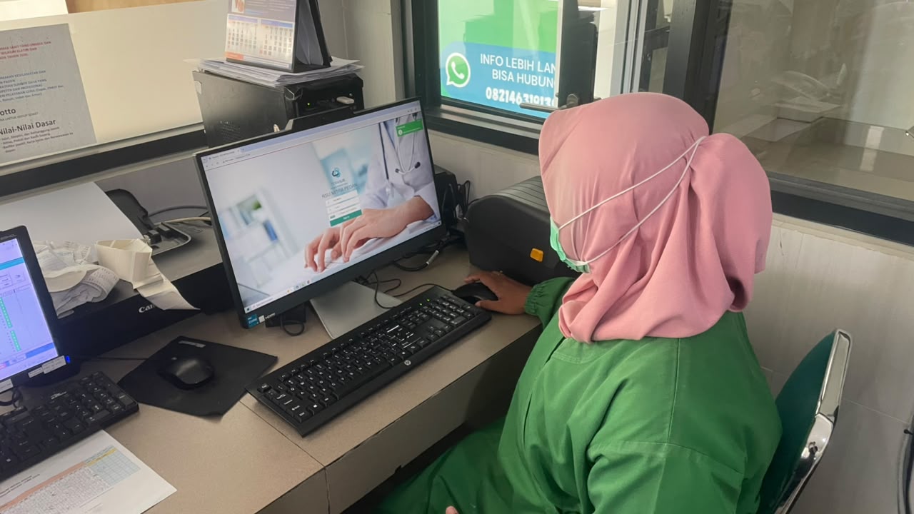 Intaslasi dan Training Penggunaan TerasLIS di RSU PADEN KLATEN - Foto 4