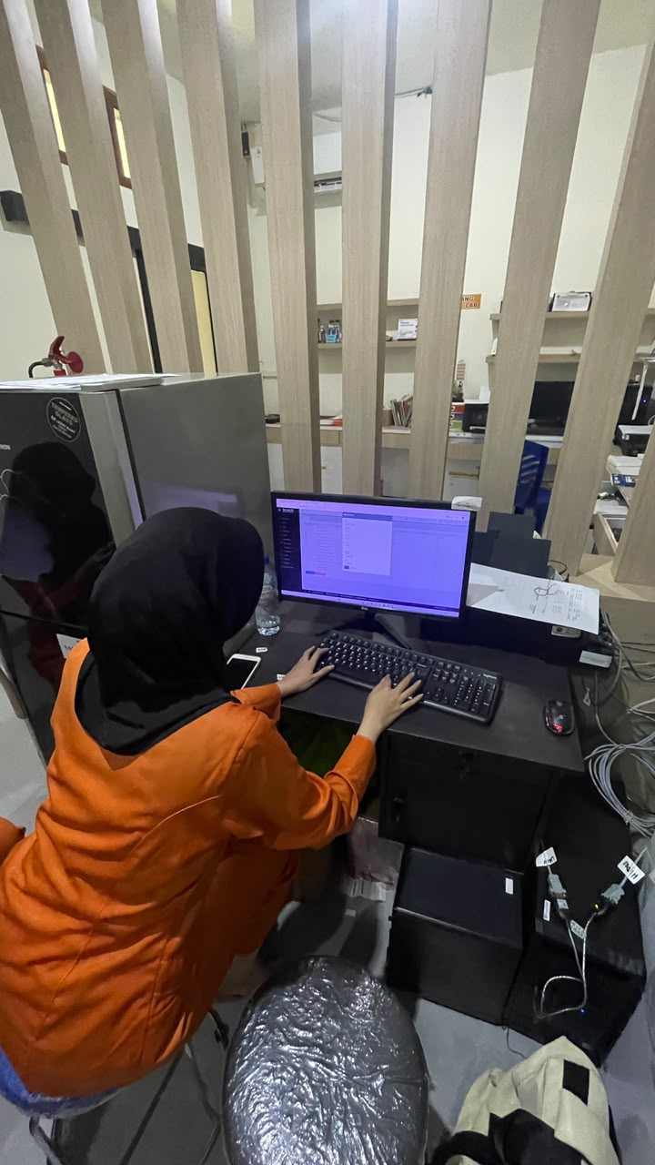 Training Penggunaan TerasLIS Laboratory Information System di Laboratorium Klinik Cahaya Medika - Foto 3